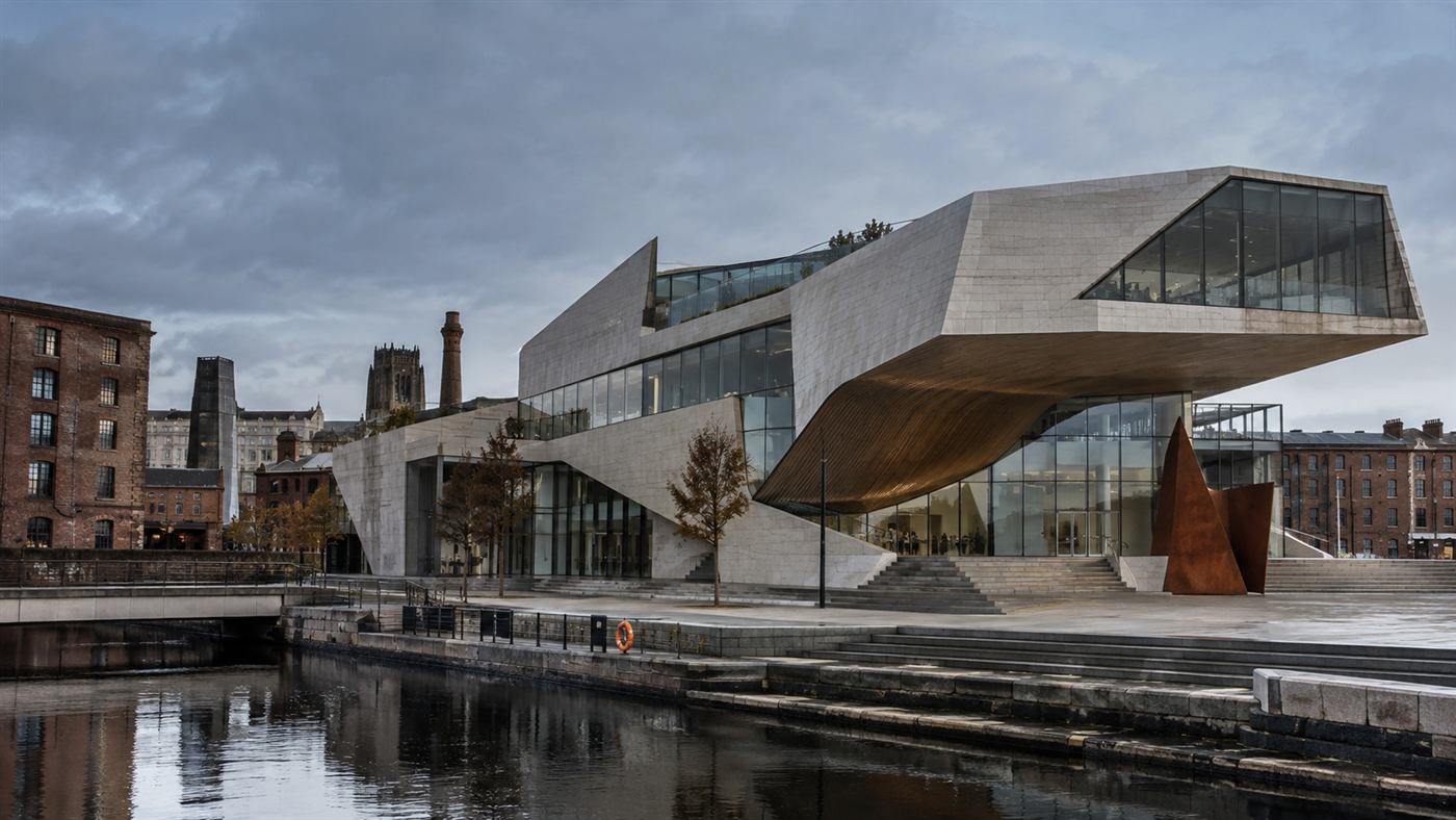 The Common Ground: the entrance and sculpture beyond the dock